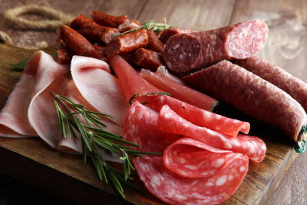 Secteur agroalimentaire : vers une réduction des nitrites dans les aliments ? Secteur agroalimentaire : vers une réduction des nitrites dans les aliments ?