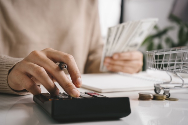 Taxe sur les salaires : des précisions pour les entreprises de distribution d’électricité 
