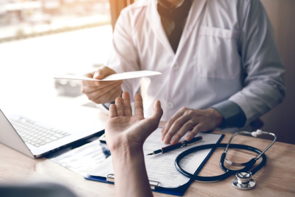 Arrêts de travail sécurisés : une période de tolérance estivale !  