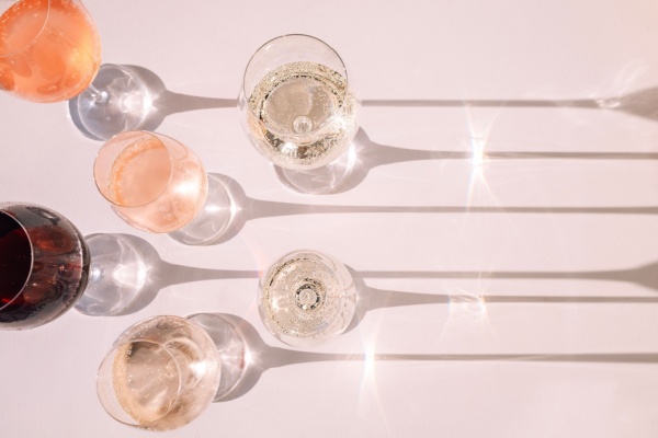 Filières des vins et des alcools : des obligations fiscales « allégées » Filières des vins et des alcools : des obligations fiscales « allégées »