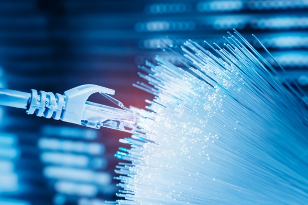 Raccordement à la fibre optique : une aide financière est prévue !  