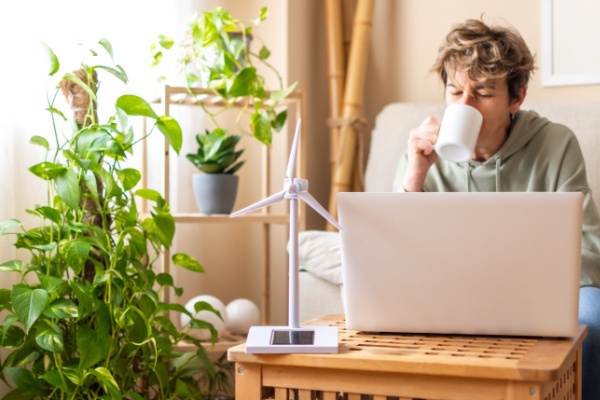 Télétravail transfrontalier : des précisions de l’Urssaf 