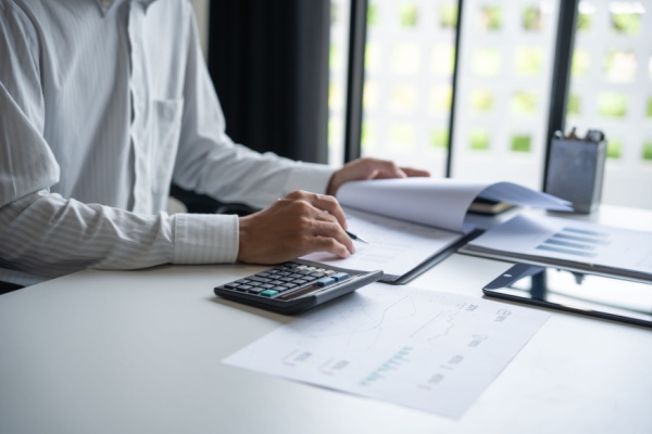 Simplification de la vie économique : protéger la trésorerie des entreprises 